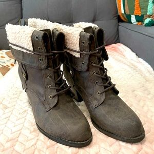Adorable brown and fur heeled booties